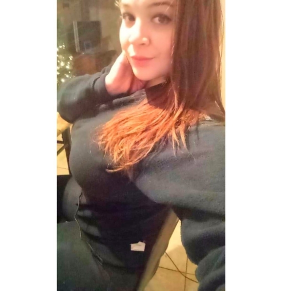 Meet your Posher, Alexis - Picture 1 of 1